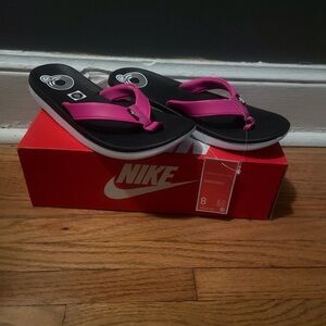 Nike Women’s Bella Kai Thong Slides